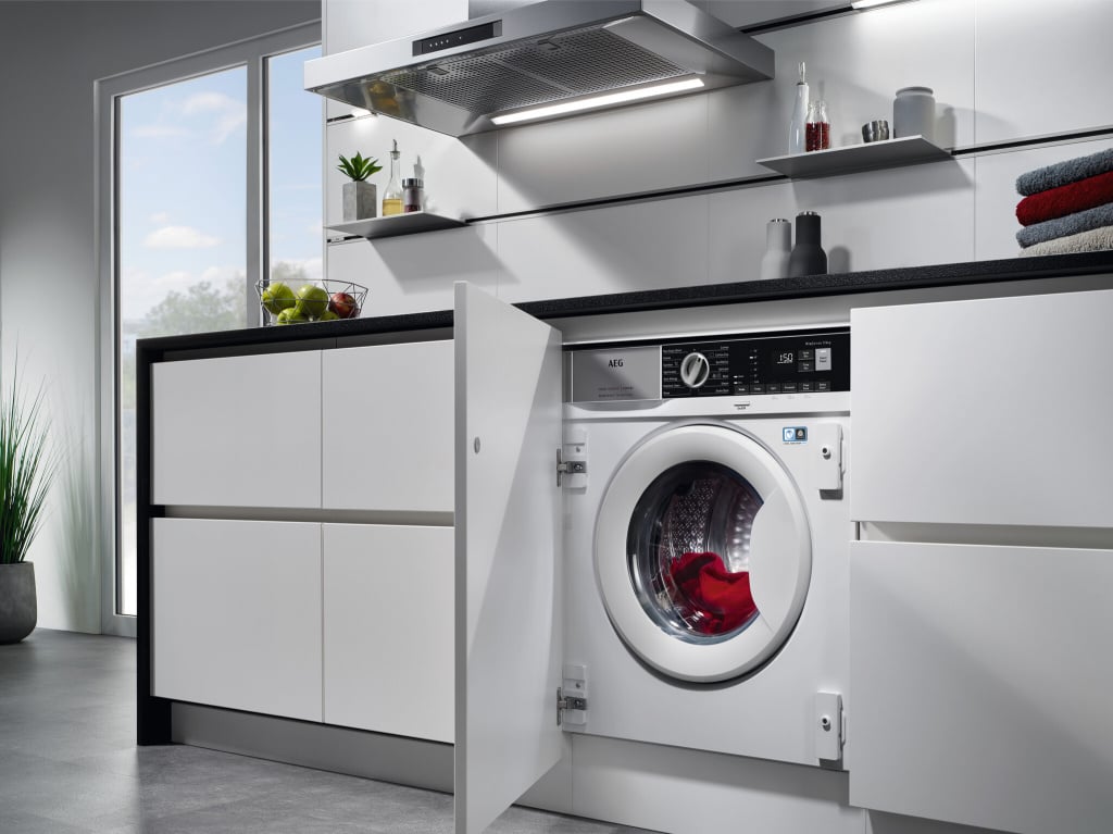 AEG 7000 Series L7WE74634BI Integrated 7Kg / 4Kg Washer Dryer with 1551 rpm – White – D Rated [Wash&Dry], B Rated [Wash Only] #401428