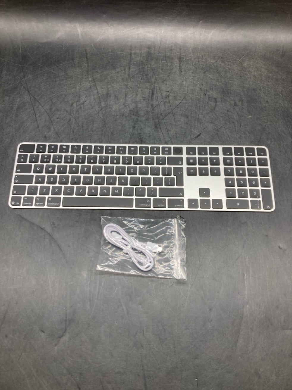 Apple Magic Keyboard with Touch ID and Numeric Keypad - Black