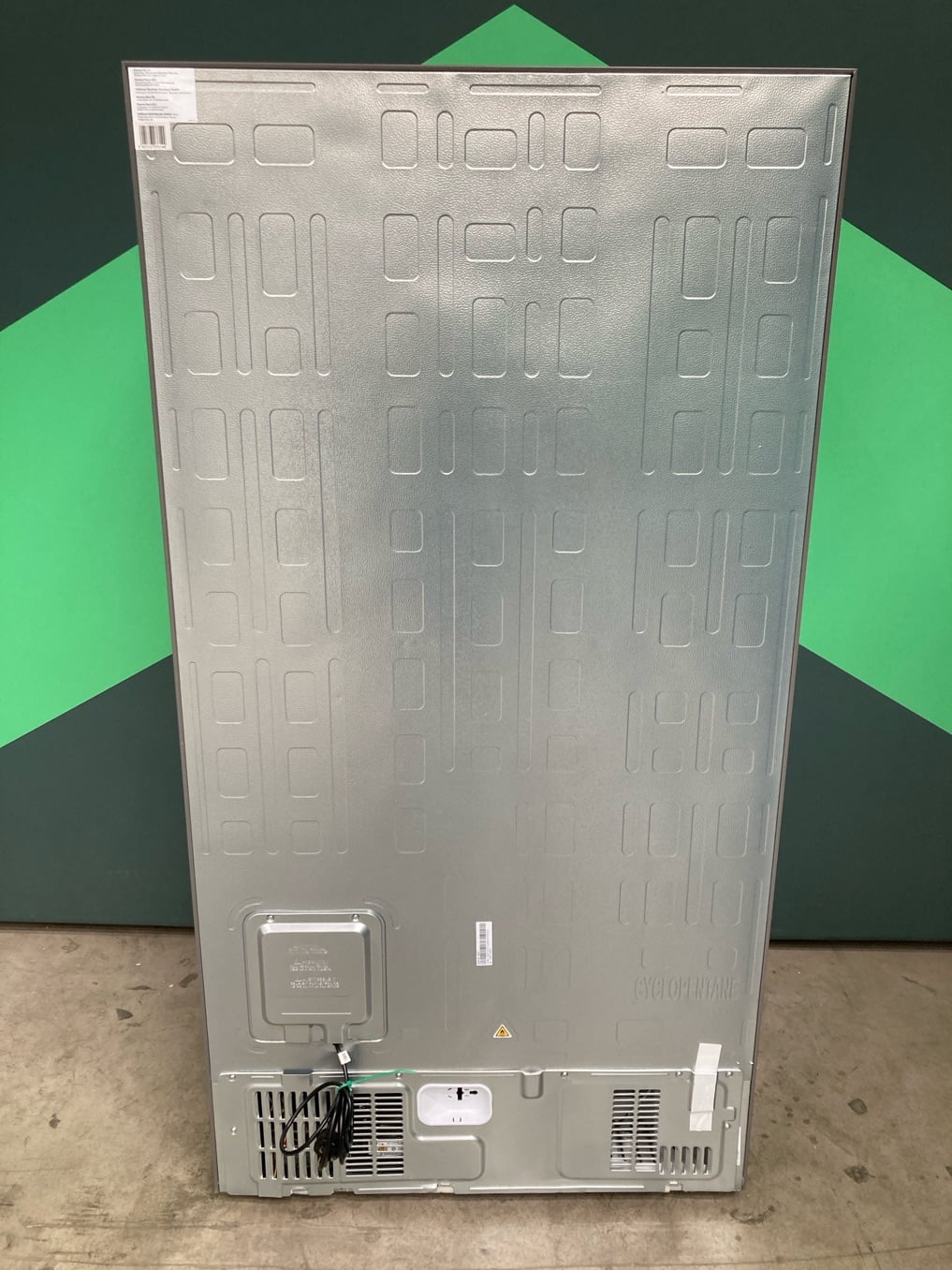 Hisense RS741N4WCE Total No Frost American Fridge Freezer