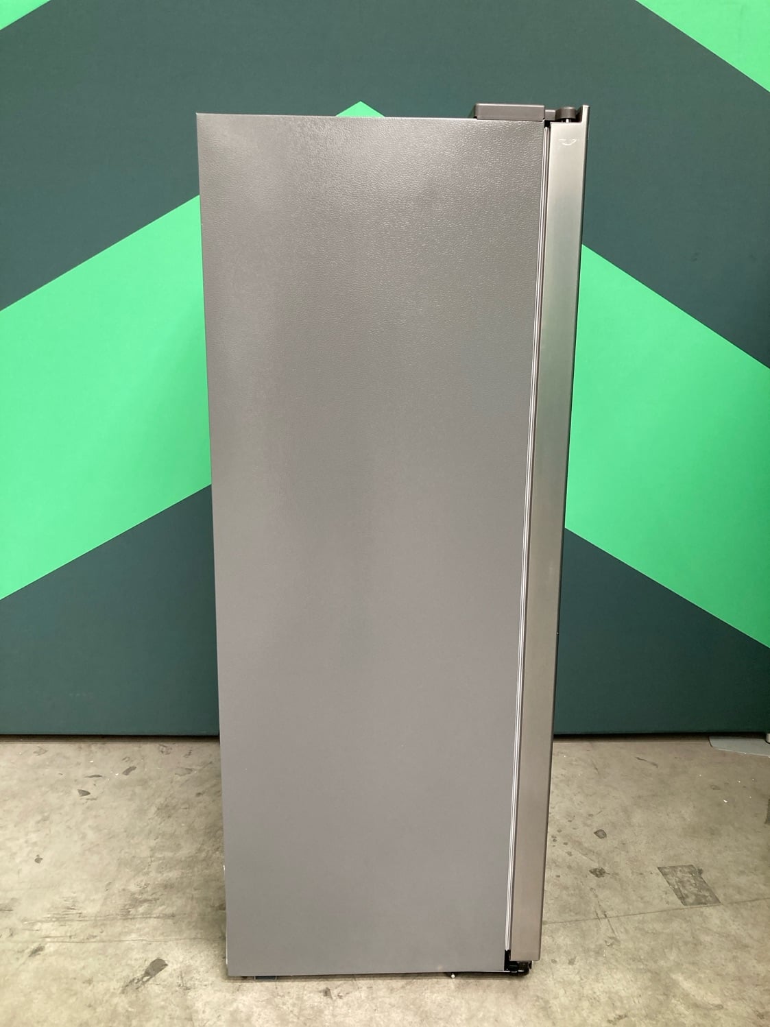 Hisense RS741N4WCE Total No Frost American Fridge Freezer